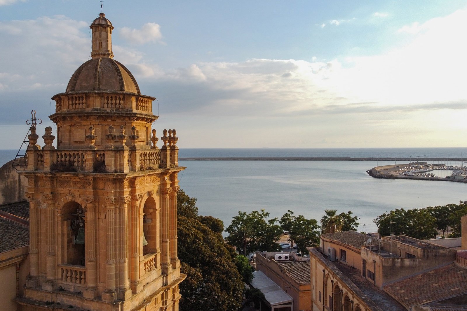 Vista del campanile della cattedrale di Mazara del Vallo